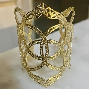 Kendra Scott Roni Cuff in. Gold